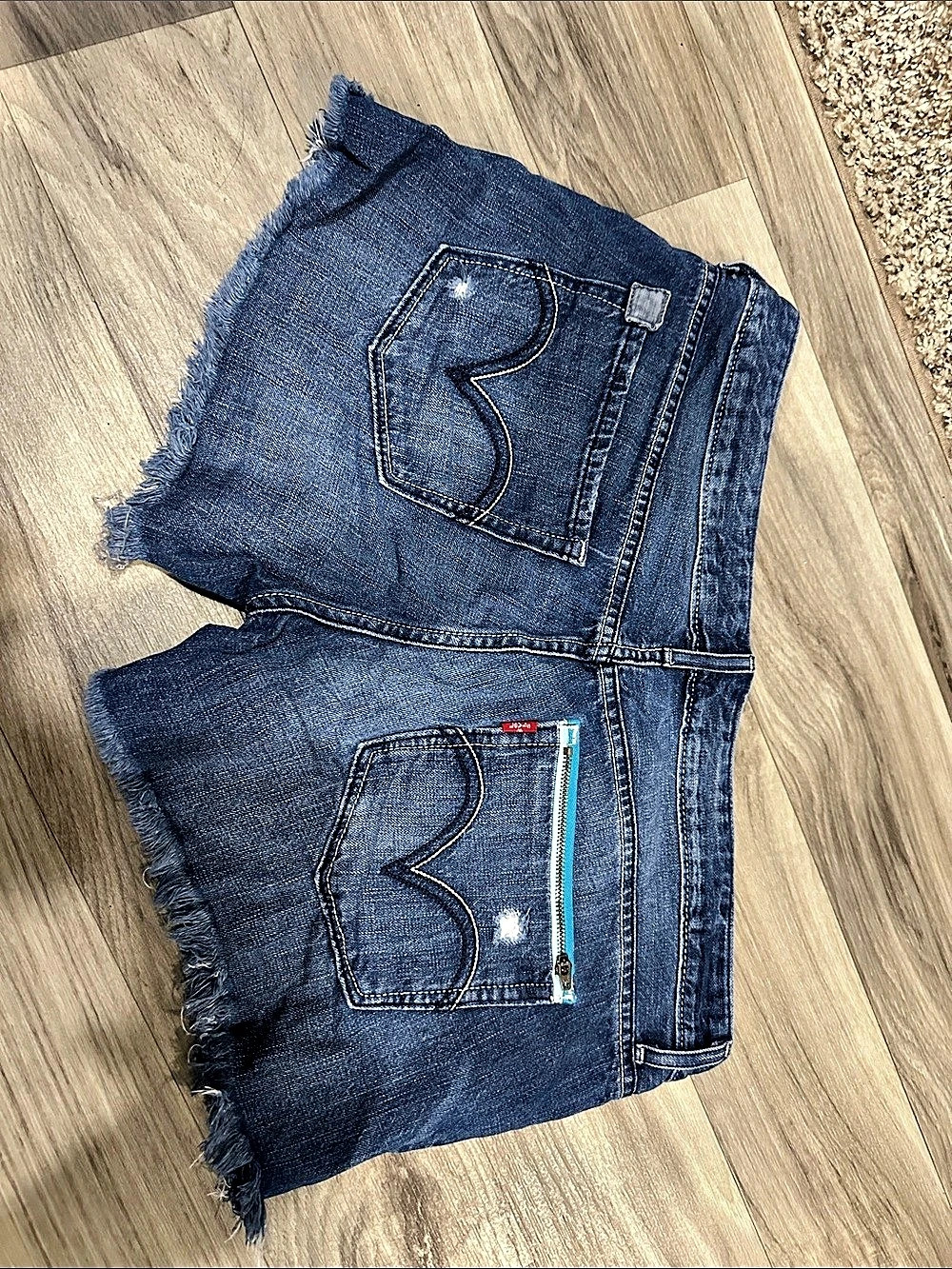 Levi’s Shorts - Picture 2 of 3